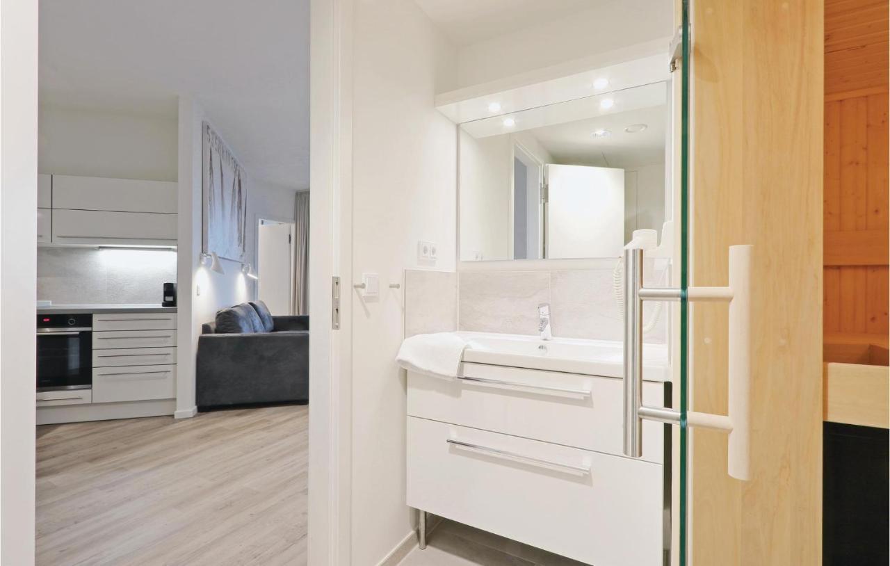 Cozy Apartment In Luebeck Travemuende With Sauna Екстериор снимка