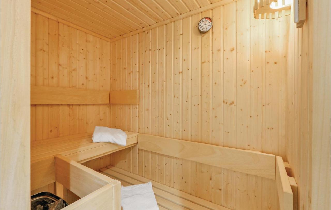 Cozy Apartment In Luebeck Travemuende With Sauna Екстериор снимка