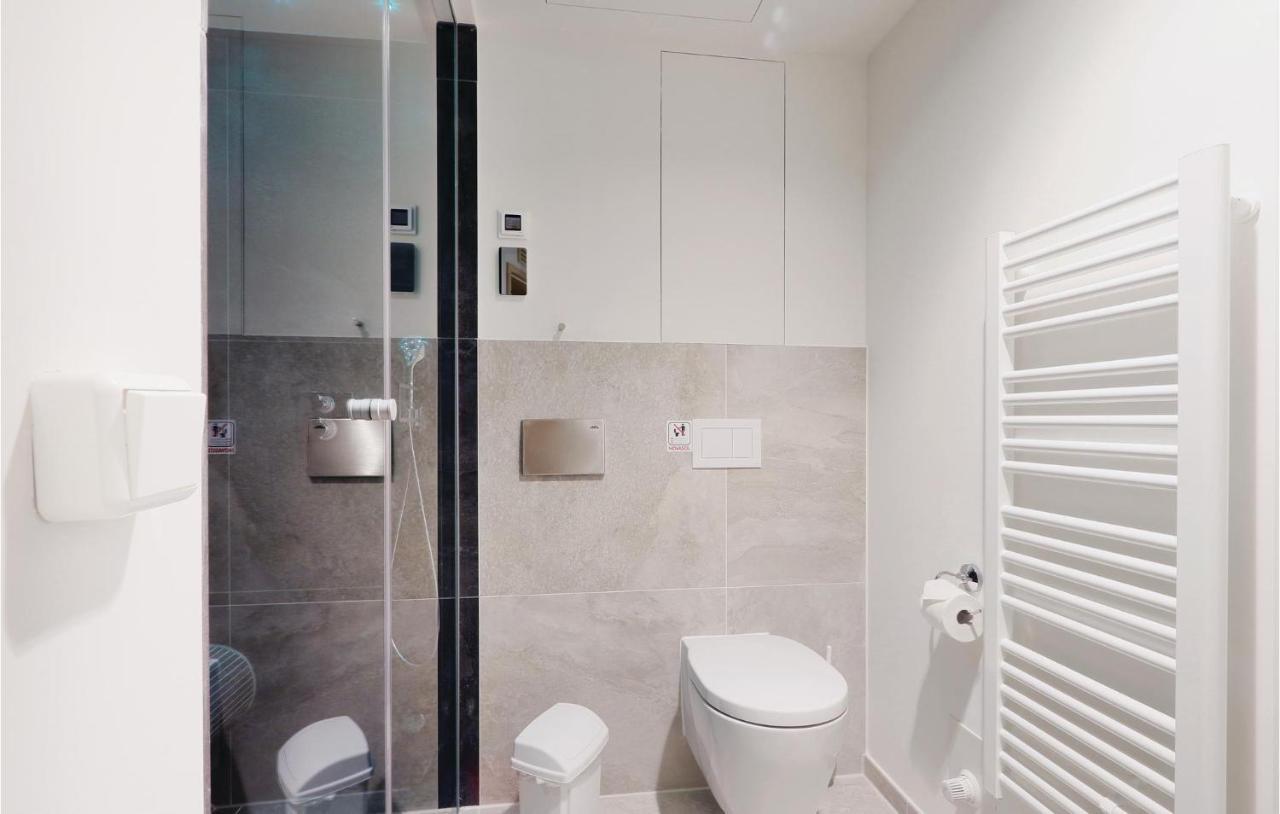 Cozy Apartment In Luebeck Travemuende With Sauna Екстериор снимка